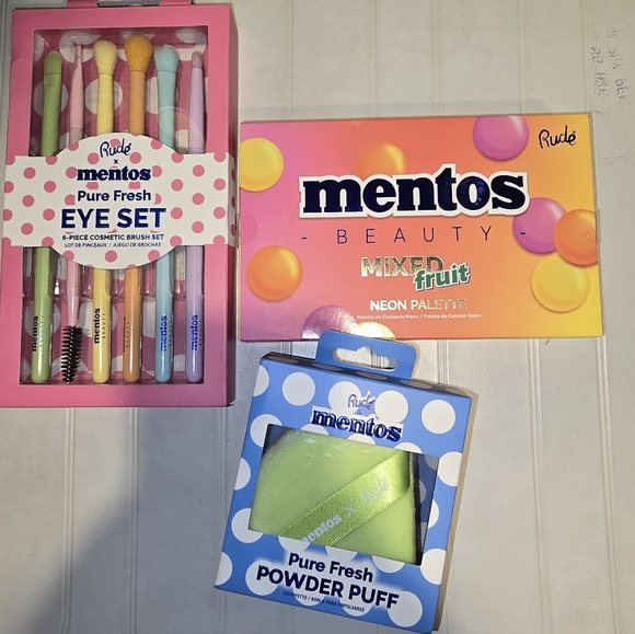 RUDE Mentos Eyeshadow Pallet Brush And Sponge Set